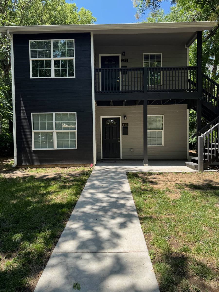 Apartment for rent at 247 N Elizabeth, Wichita, KS 67203