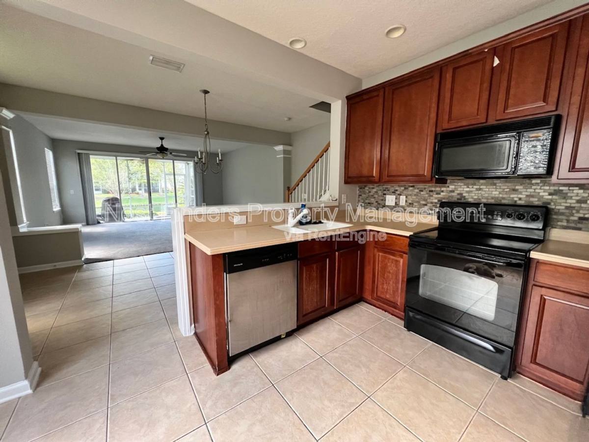 Townhouse for rent at 3738 Windmaker Way, Jacksonville, FL 32224
