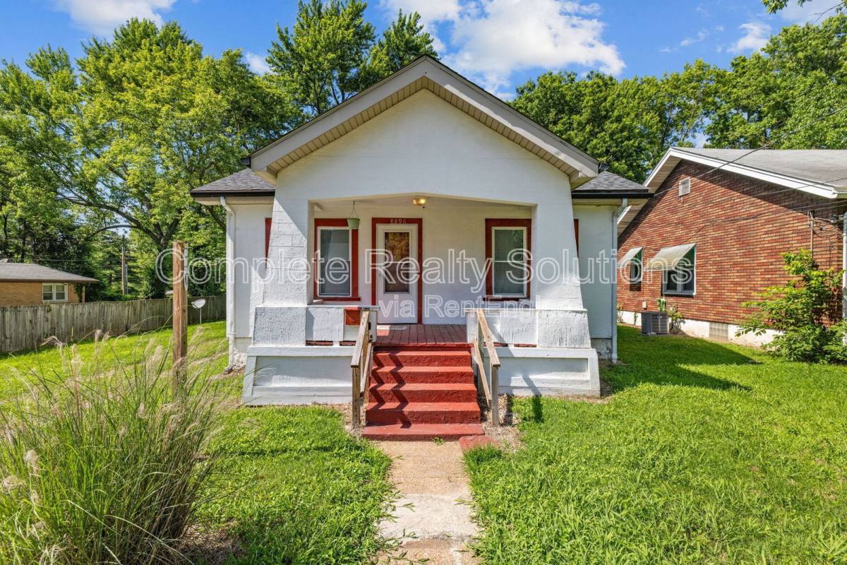 Apartment for rent at 8896 Alva Ave, Saint Louis, MO 63121