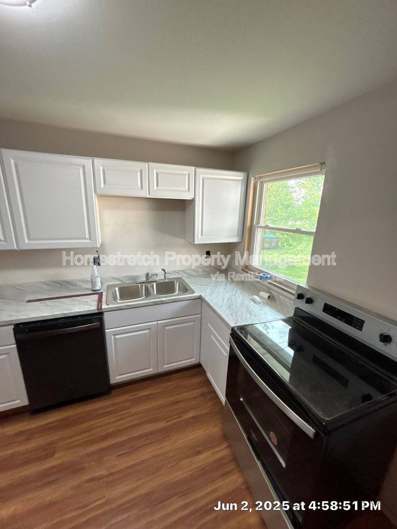 House for rent at 1385 Wadsworth Dr, Florissant, MO 63031