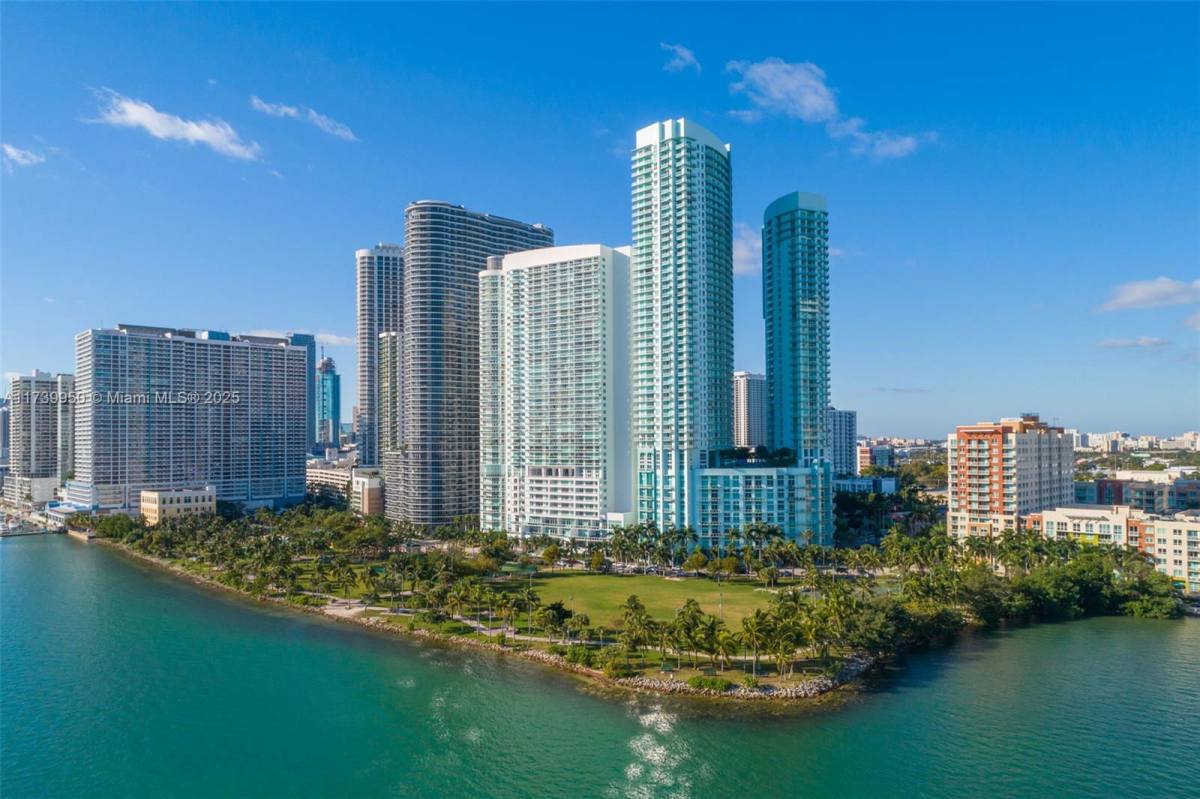 House for rent at 1900 N Bayshore Dr, Miami, FL 33132