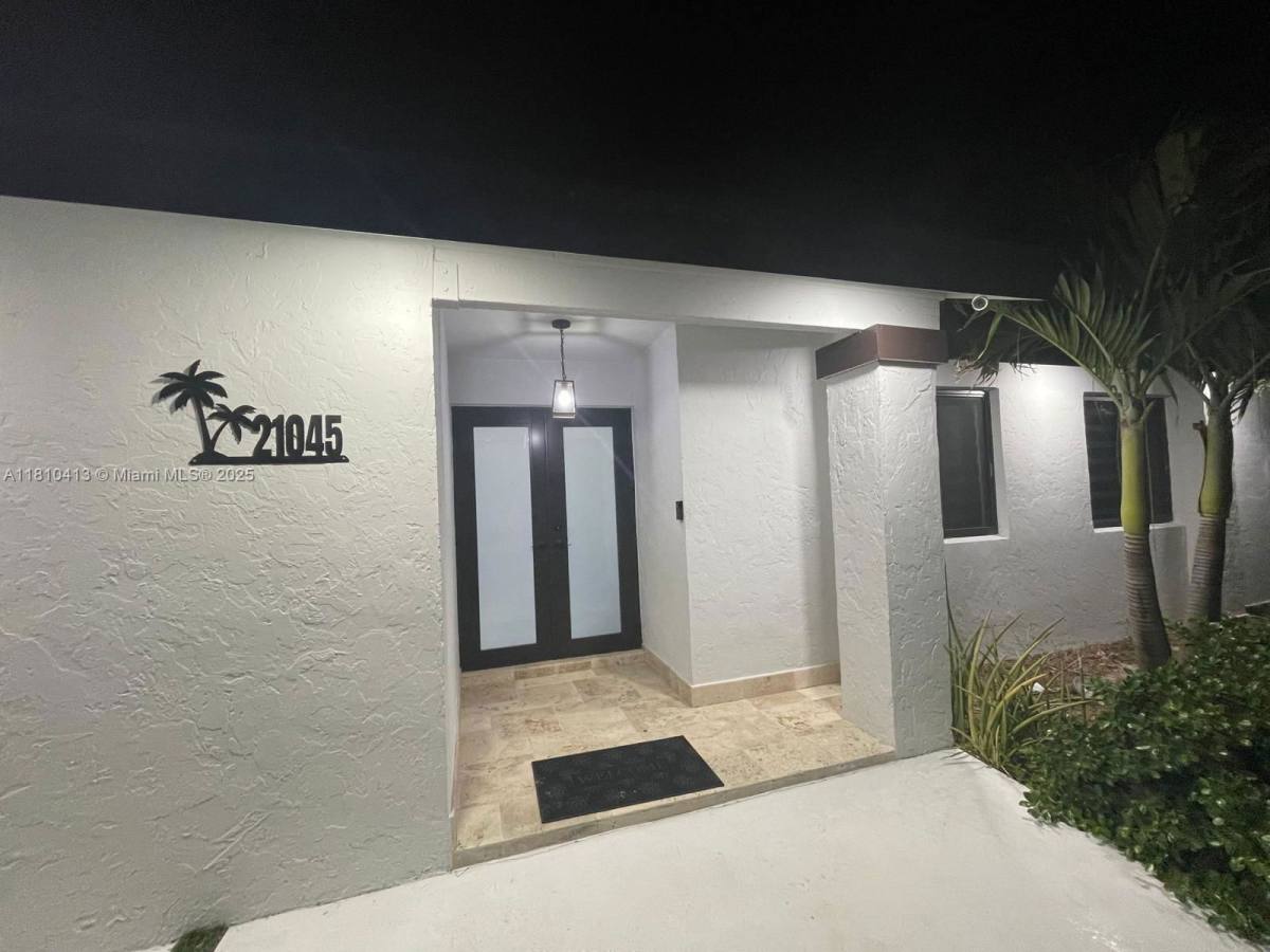 House for rent at 21045 SW 124th Ave Rd, Miami, FL 33177