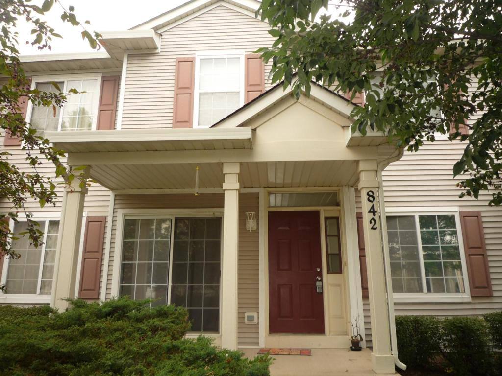 Townhouse for rent at 842 County Line, Aurora, IL 60502
