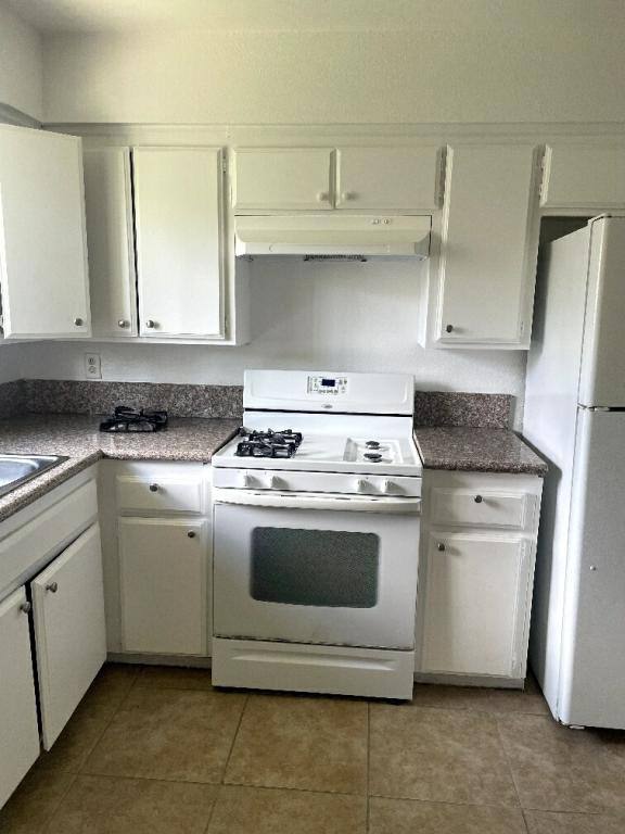 House for rent at 908 Cannon Ave, Bakersfield, CA 93307
