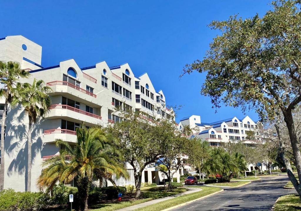 Condo for rent at 2333 Feather Sound Dr #204, Clearwater, FL 33762