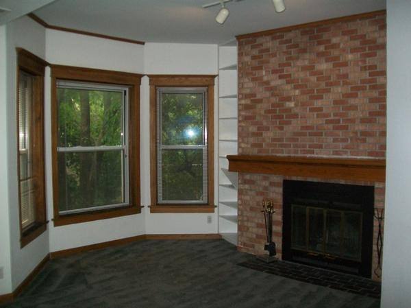 Condo for rent at 1021 W Dakin St #2E, Chicago, IL 60613
