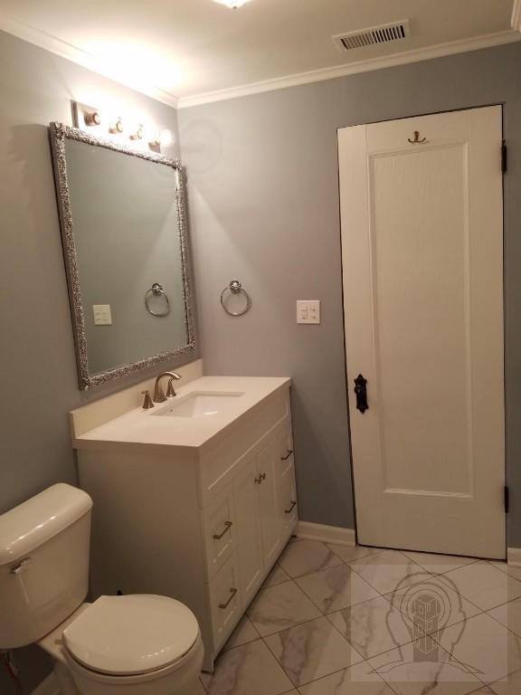 Condo for rent at 1021 W Dakin St #2E, Chicago, IL 60613