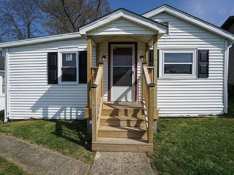 House for rent at 8071 Elmwood Ave, Clarksburg, WV 26301