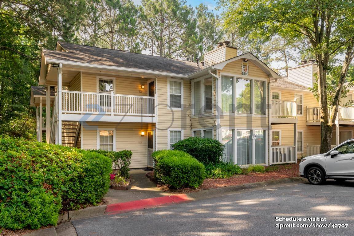 Apartment for rent at 1504 Augusta Dr, Marietta, GA 30067