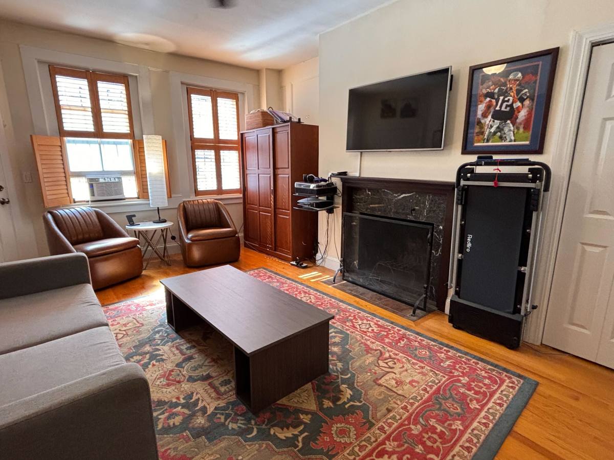 Apartment for rent at 76 Commonwealth Ave #2, Boston, MA 02116