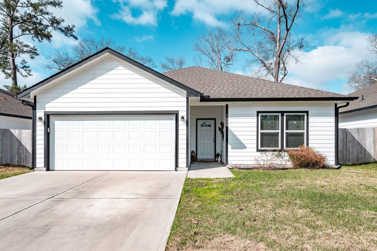 House for rent at 1208 Denison Ave, Cleveland, TX 77327