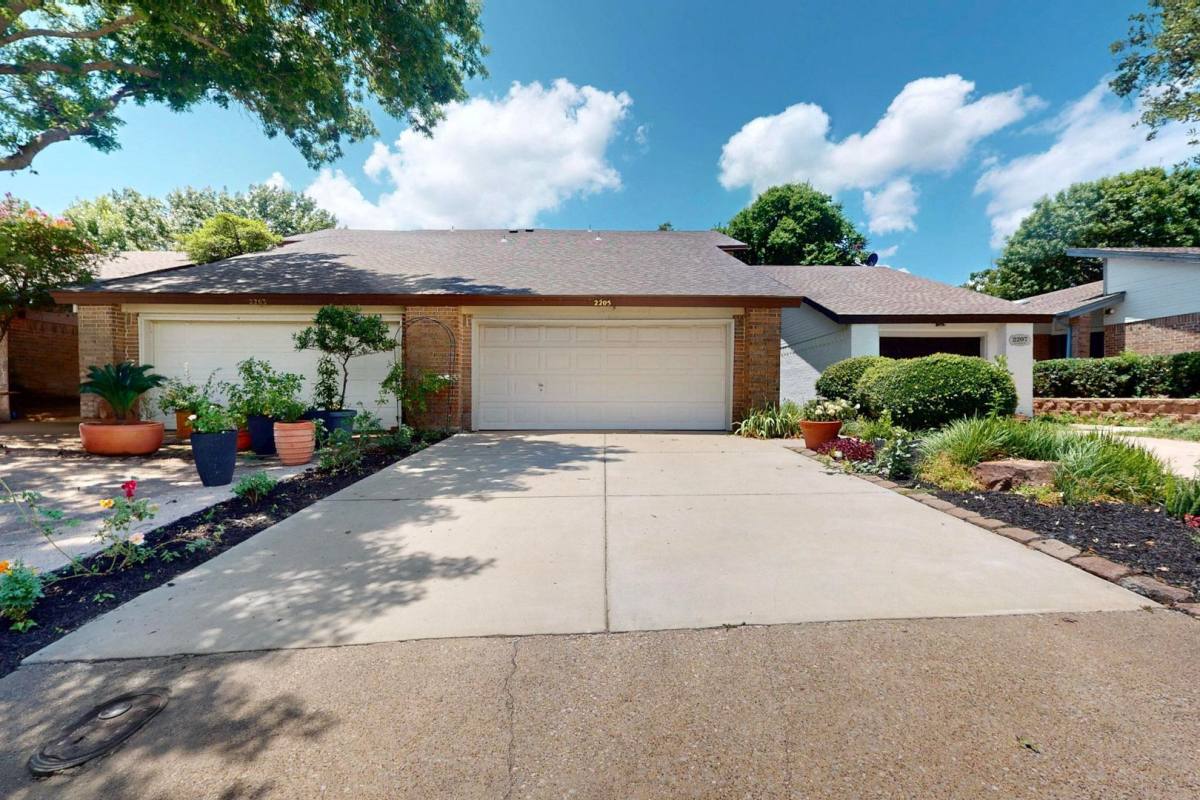 Townhouse for rent at 2205 La Costa Dr, Rowlett, TX 75088