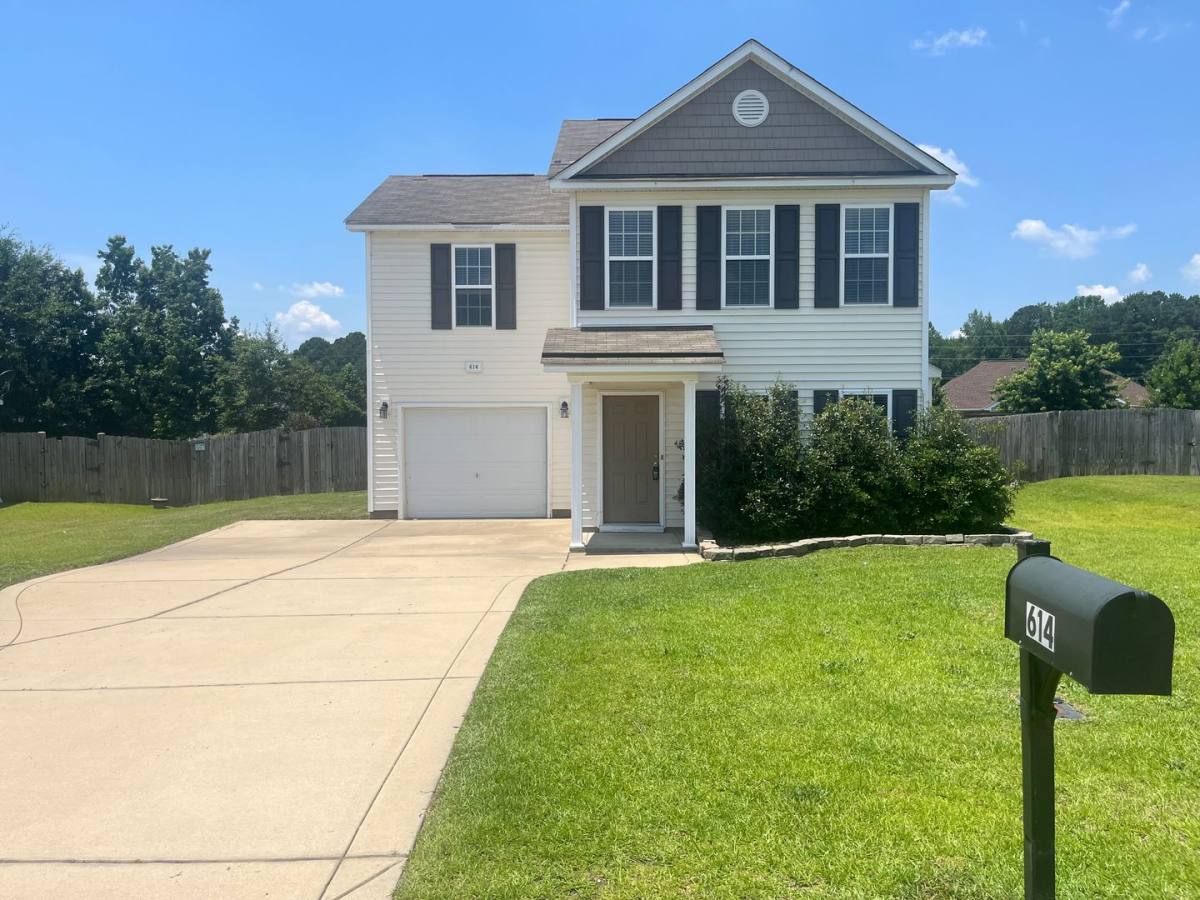 House for rent at 614 Broad Dr, Raeford, NC 28376