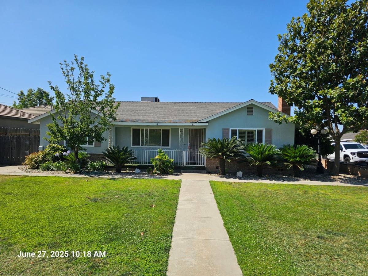 House for rent at 871 E Merritt Ave, Tulare, CA 93274