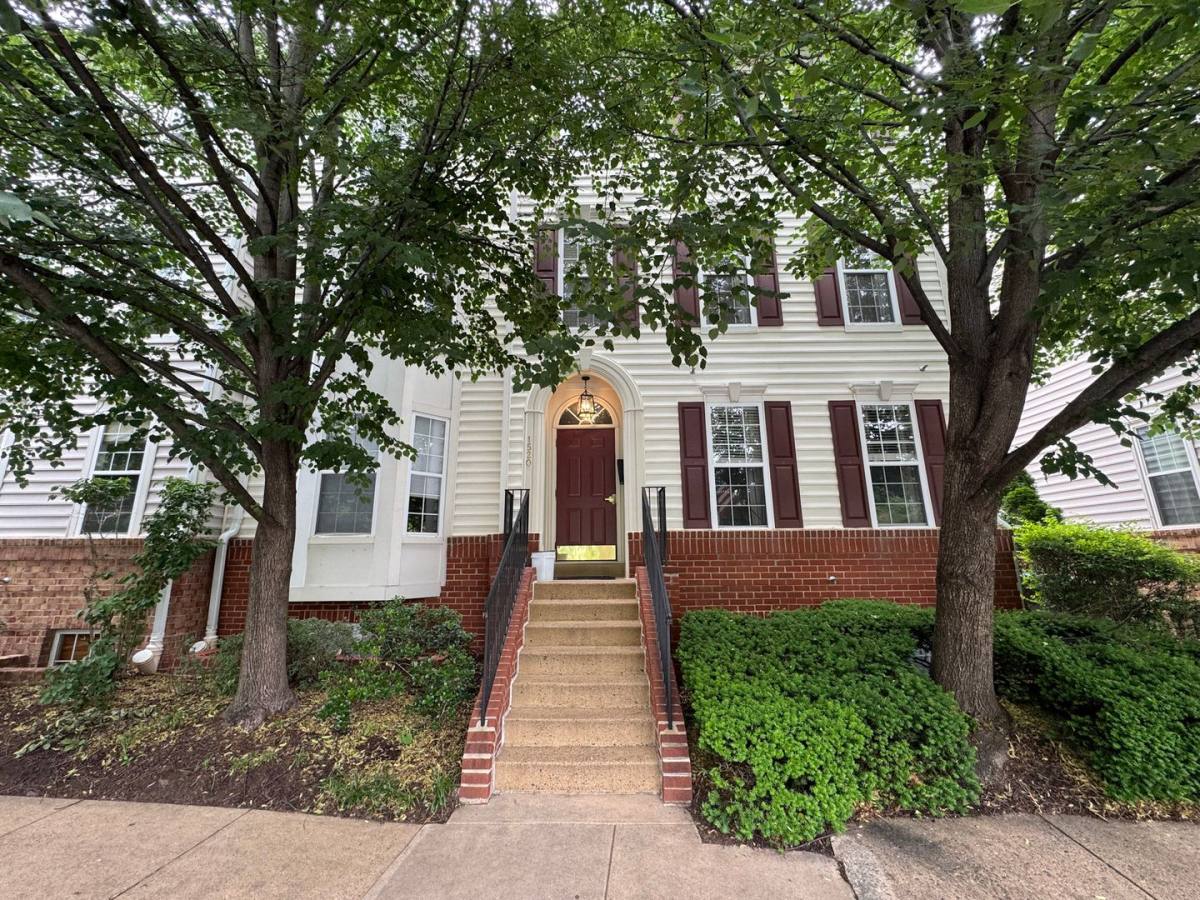 Townhouse for rent at 1520 Northern Neck Dr, Vienna, VA 22182