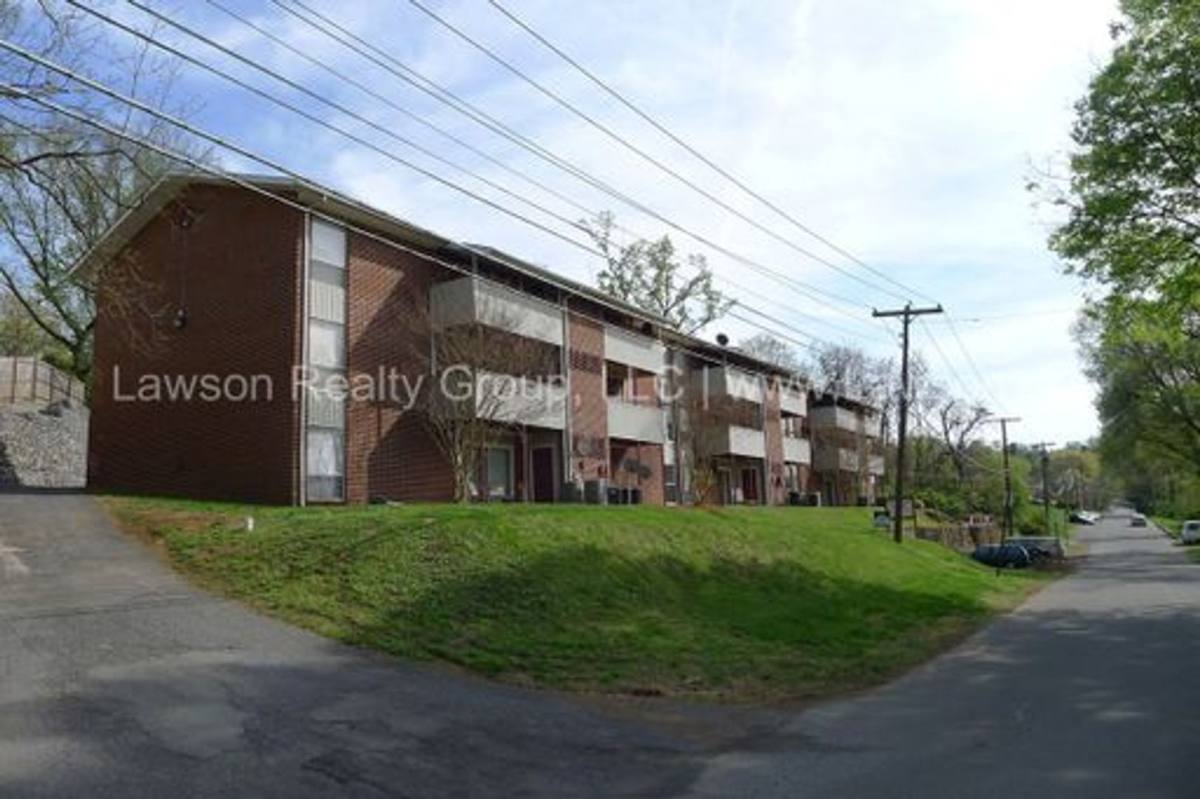 Apartment for rent at 2200 Stephenson Ave, Roanoke, VA 24014