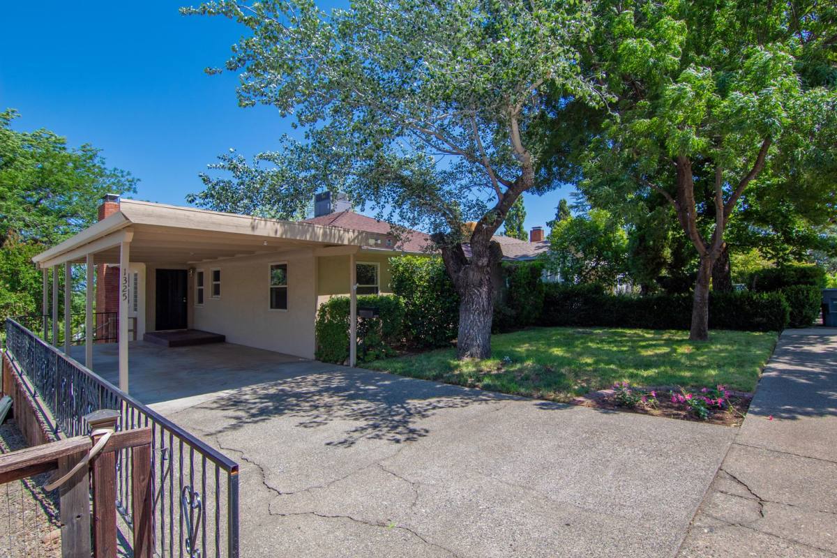 House for rent at 1325 Walnut Ave, Redding, CA 96001