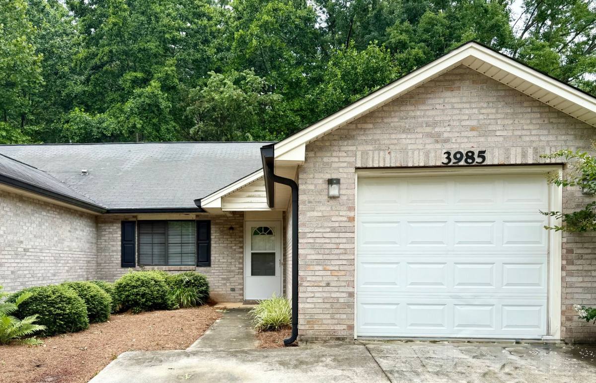 House for rent at 3985 Hidden Hollow Dr, Gainesville, GA 30506