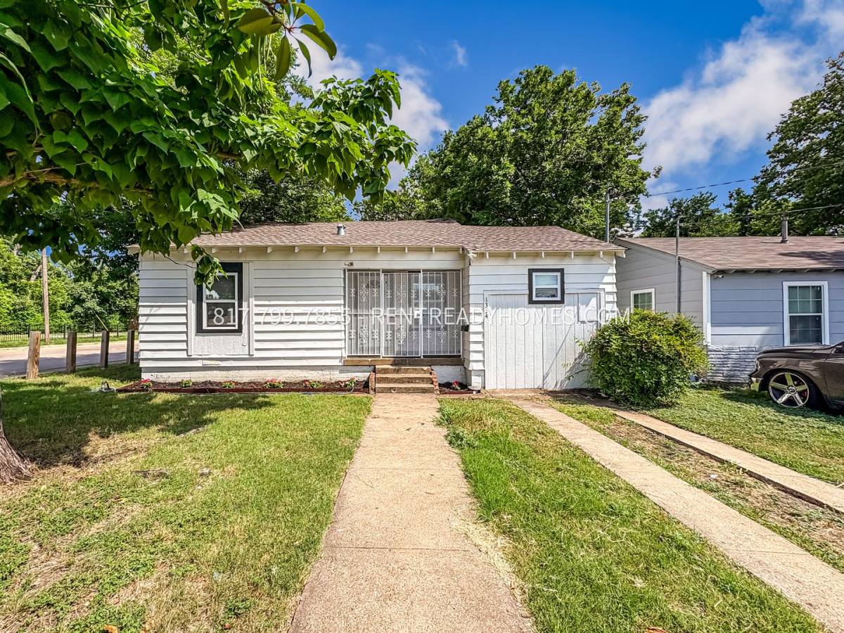 House for rent at 1334 Marfa Ave, Dallas, TX 75216