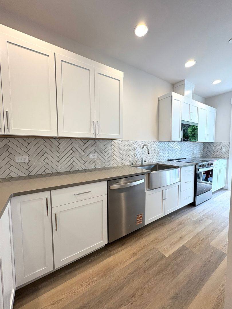 Townhouse for rent at 21212, 21214, 21216, 21218 52nd Ave W, Mountlake Terrace, WA 98043