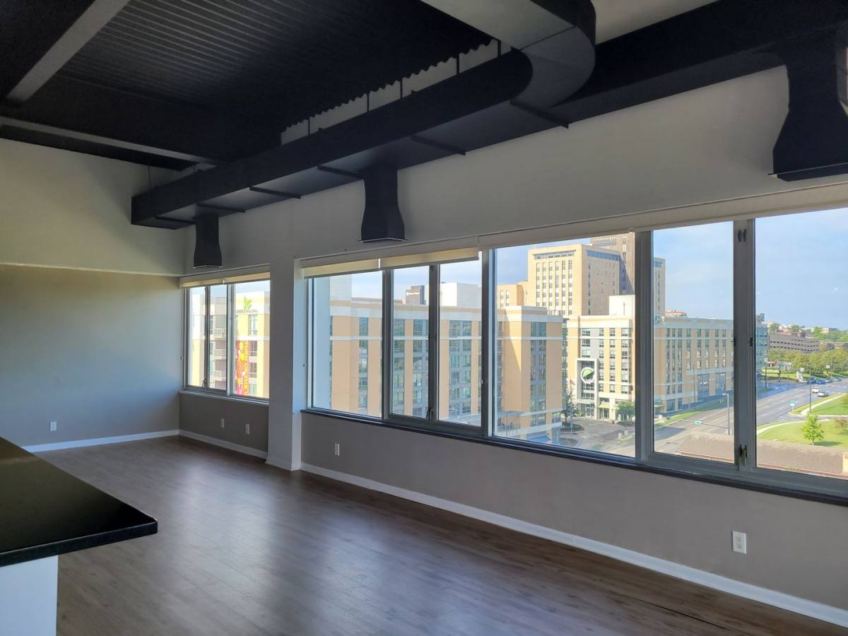 Apartment for rent at 105 N 31st Ave, Omaha, NE 68131