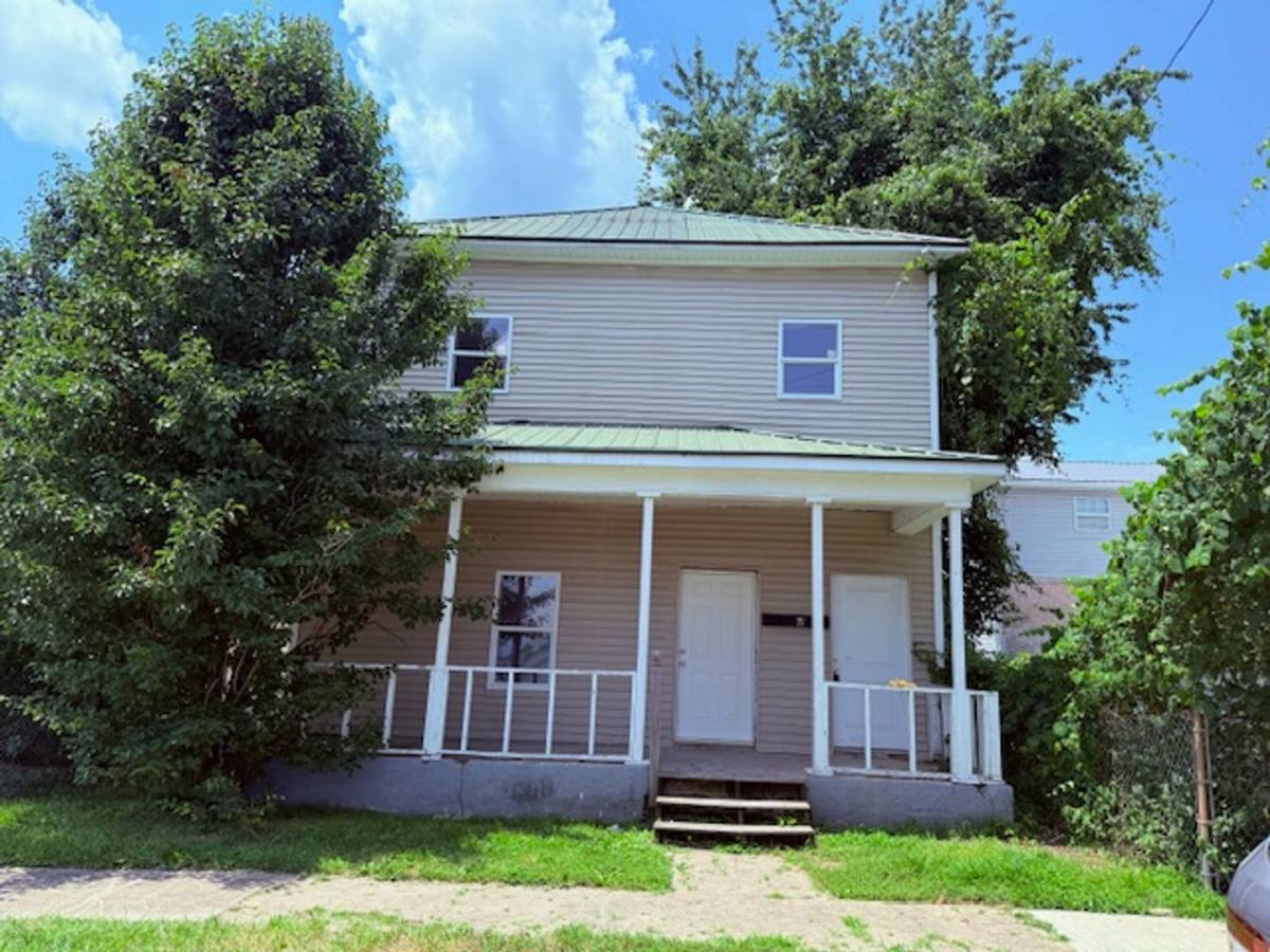 Apartment for rent at 703 12th St, Kenova, WV 25530