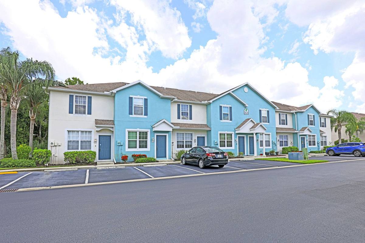 Townhouse for rent at 3620 Pine Oak Circle #106, Fort Myers, FL 33916