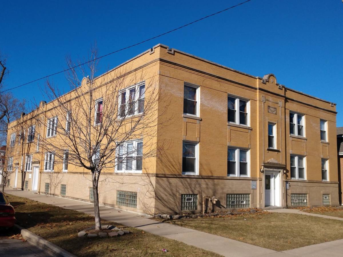 Apartment for rent at 3002 N Kenneth, Chicago, IL 60641
