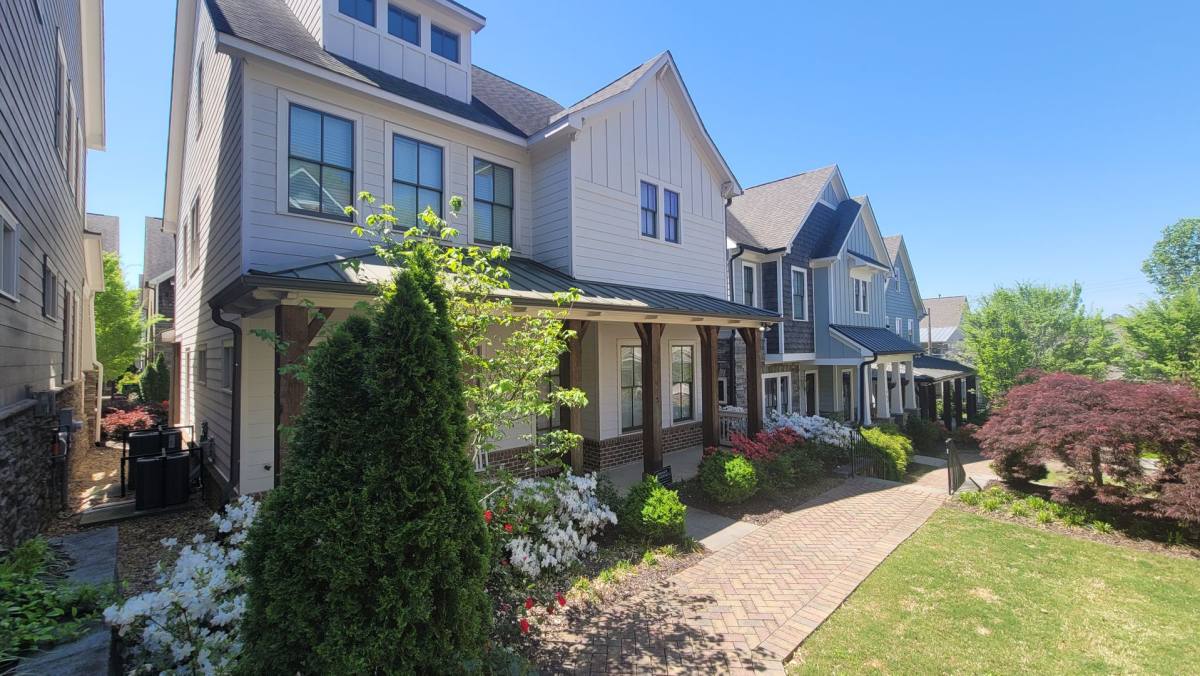 Townhouse for rent at 983 Azalee Wharton Ave NW, Atlanta, GA 30318