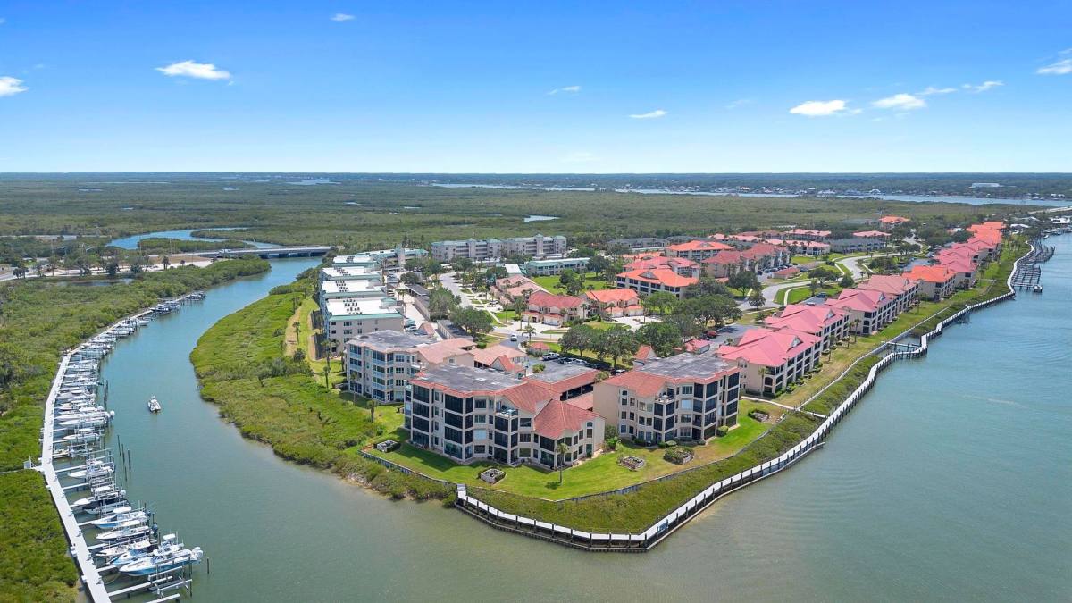 Condo for rent at 438 Bouchelle Dr #105, New Smyrna Beach, FL 32169