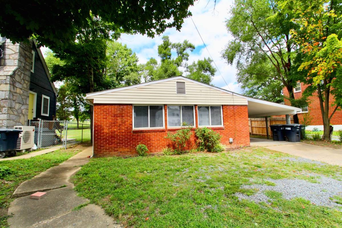 Apartment for rent at 825 S High St, Harrisonburg, VA 22801