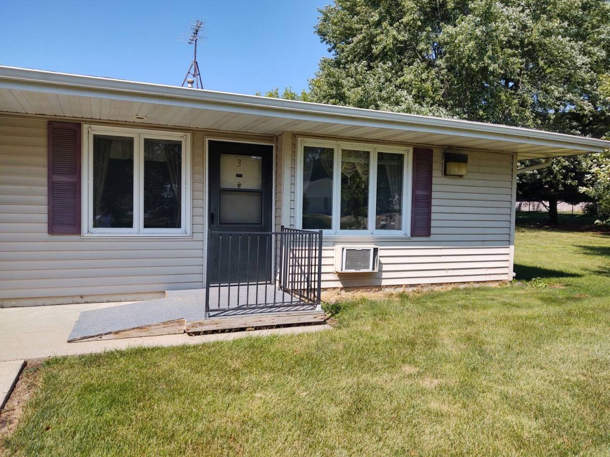 Apartment for rent at 2523 Perry Park Ave, Perry, IA 50220