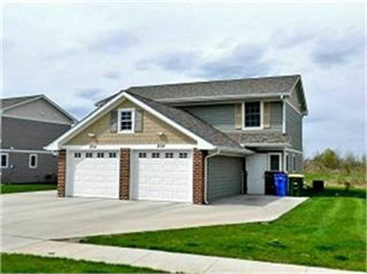 Townhouse for rent at 801 E Lincoln Ave, Indianola, IA 50125