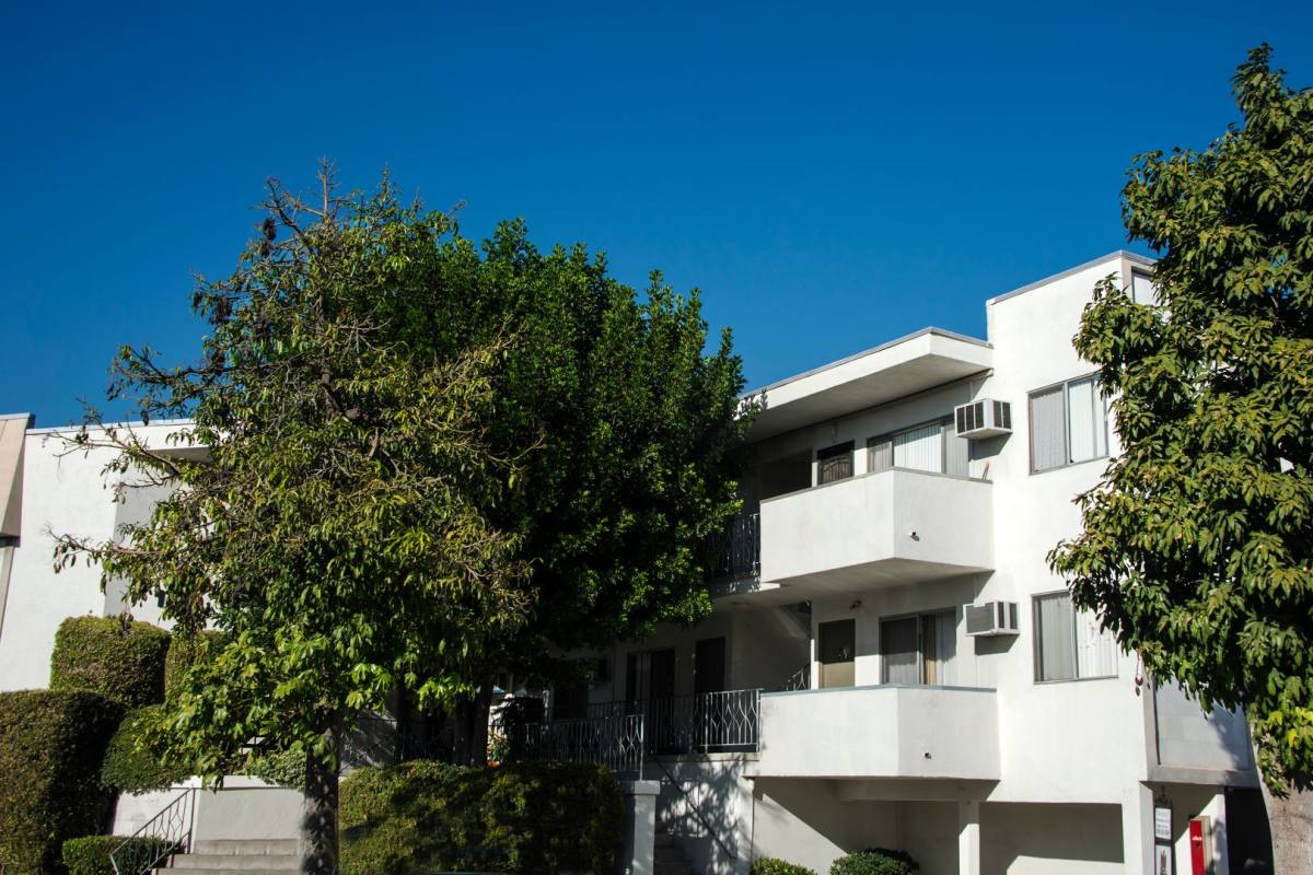 Apartment for rent at 599 S St, Glendale, CA 91202