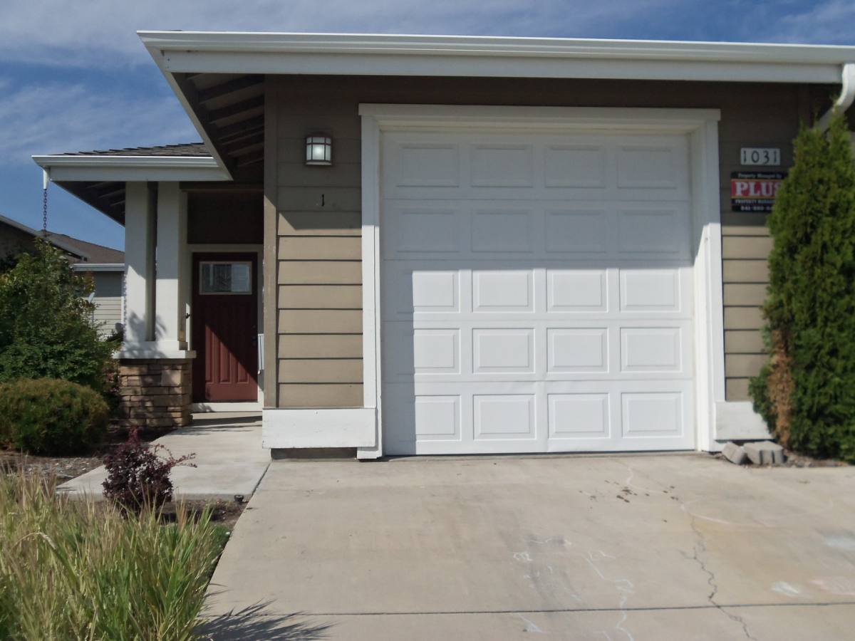 Apartment for rent at 1031 NE Watt Way, Bend, OR 97701