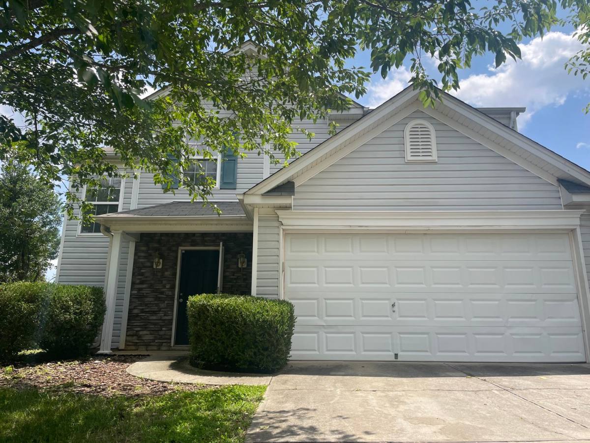 House for rent at 8841 Laurel Run Dr, Charlotte, NC 28269