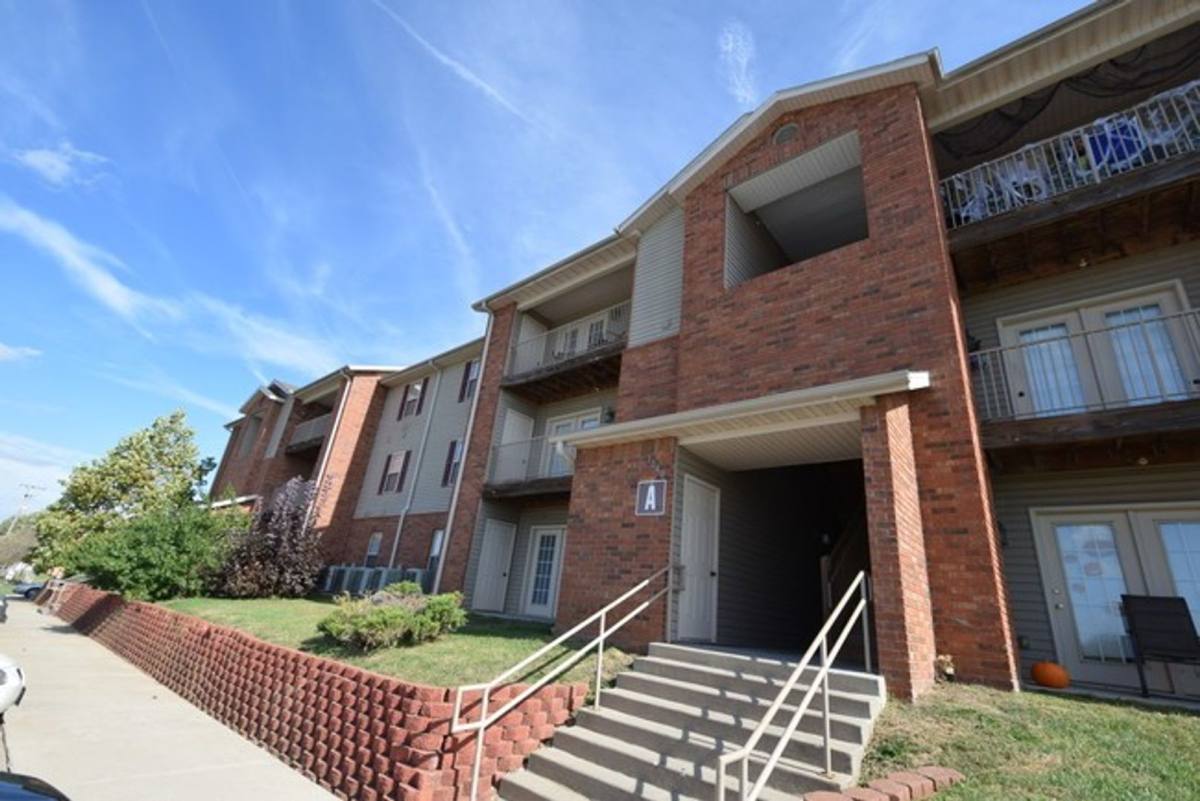 Apartment for rent at 1040 S Clifton Ave, Springfield, MO 65802