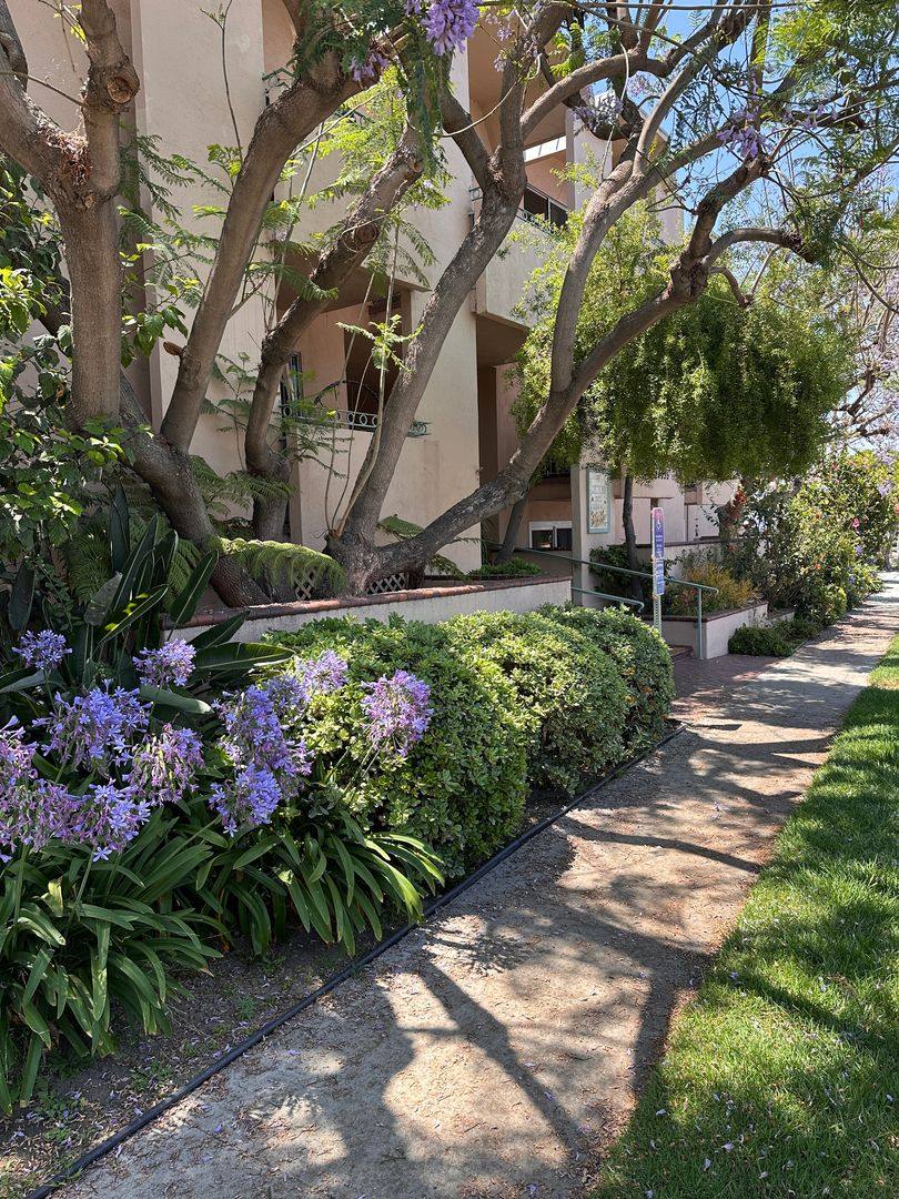 Apartment for rent at 24035 Ocean Ave, Torrance, CA 90505