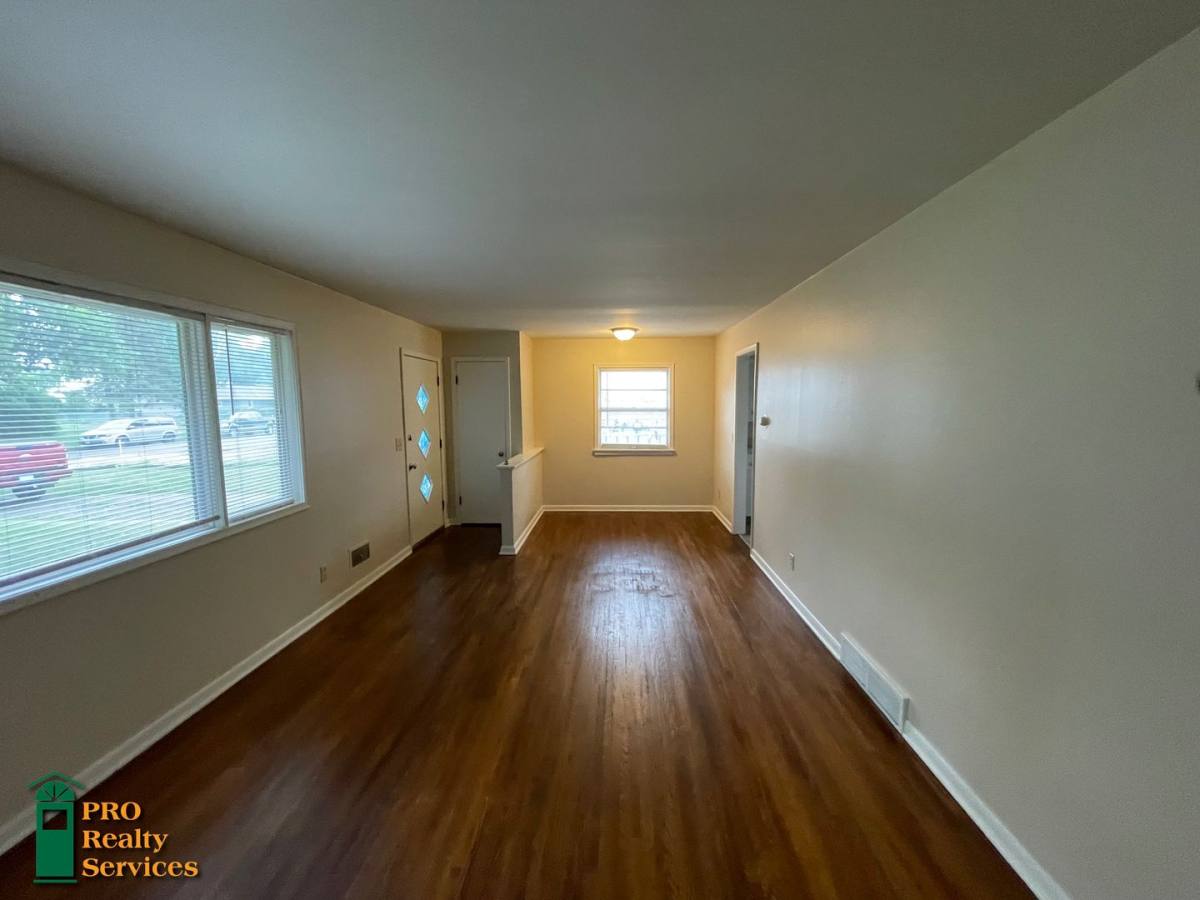 House for rent at 1352 108th Ave NE, Minneapolis, MN 55434