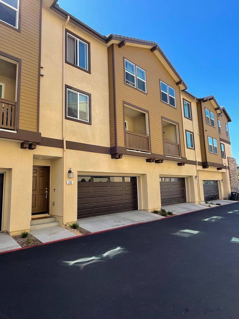 Townhouse for rent at 209 Mission Villas Rd, San Marcos, CA 92069