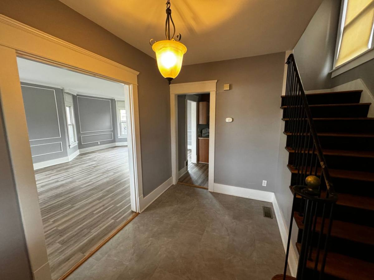 House for rent at 909 4th St NW, Canton, OH 44703