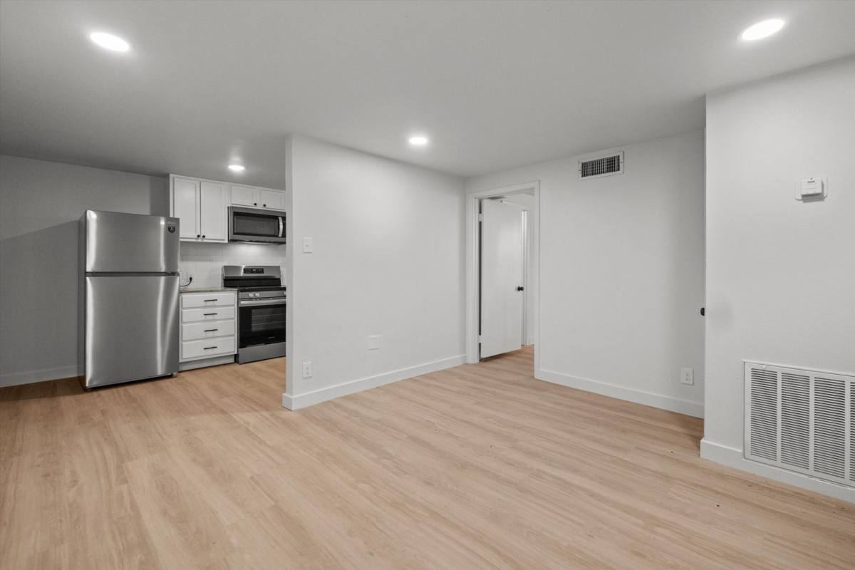 Apartment for rent at 533 535 S Bonner Ave, Tyler, TX 75702