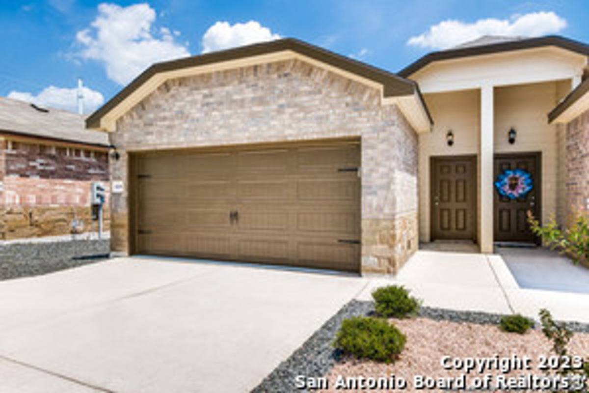 Townhouse for rent at 10007 Westover Bluff, San Antonio, TX 78251