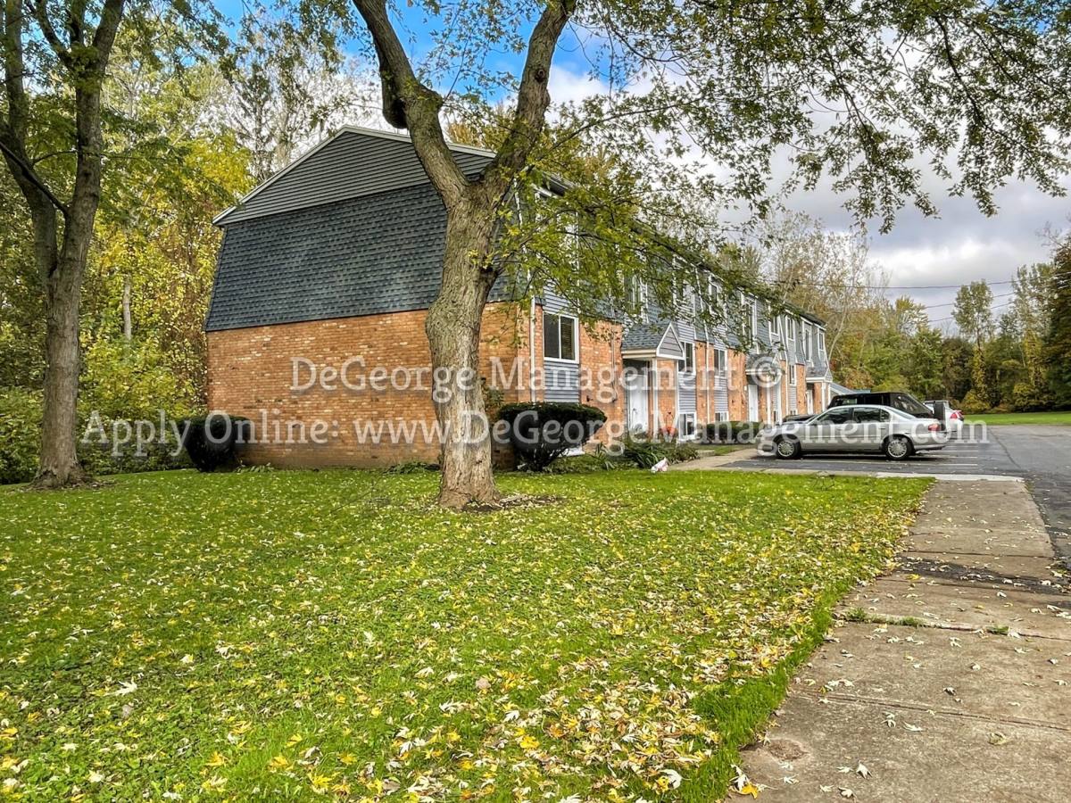 Apartment for rent at 101 W Albion St, Holley, NY 14470