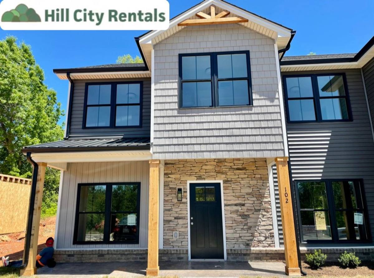 Townhouse for rent at 102 Sunburst Villa Dr, Evington, VA 24550