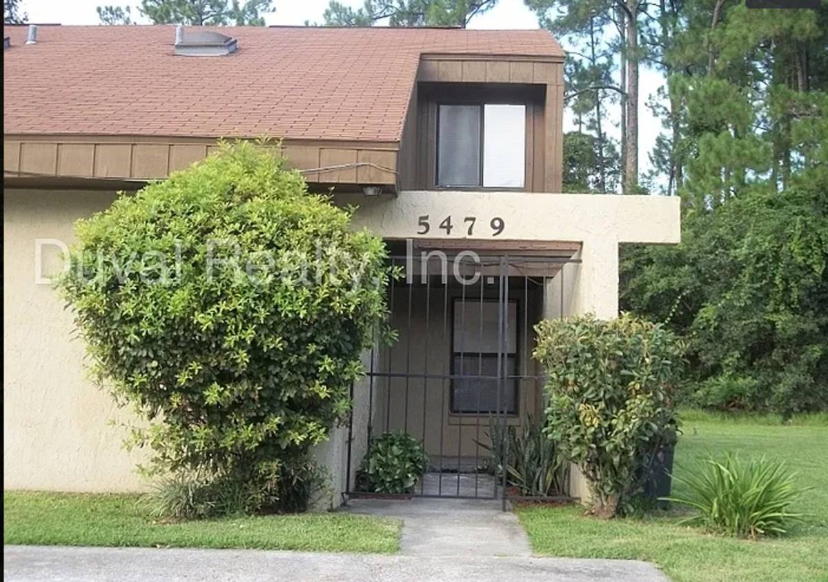 Townhouse for rent at 5479 Pinehaven Court, Jacksonville, FL 32244