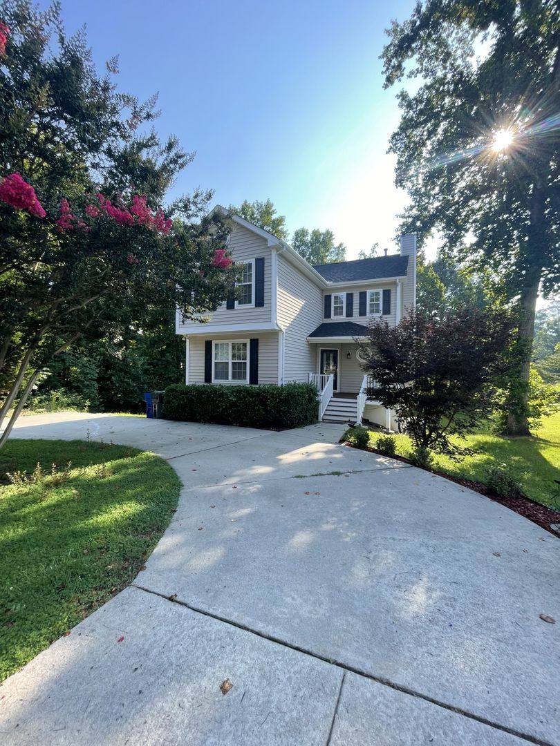 House for rent at 5001 Knightsbridge Way, Raleigh, NC 27604