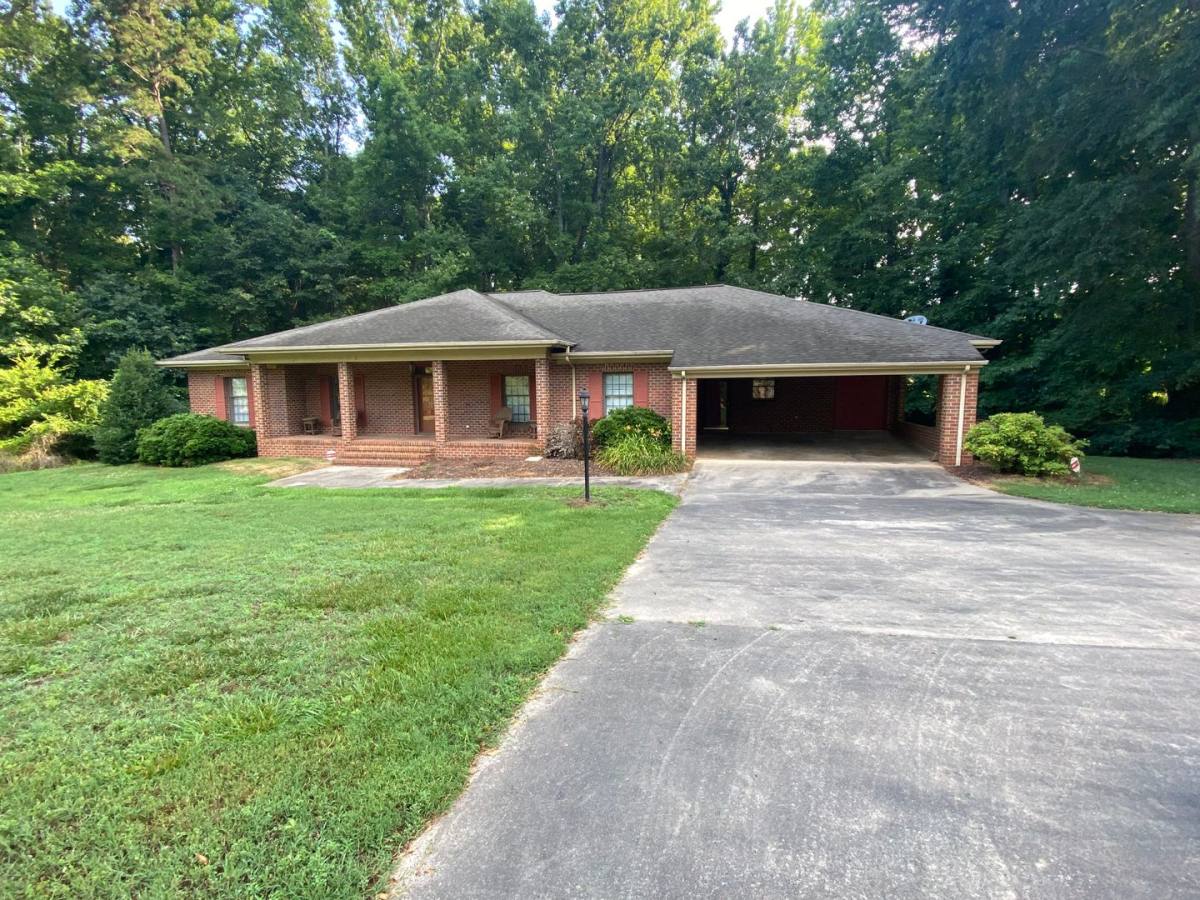 House for rent at 726 Farm Rd, Shelby, NC 28152
