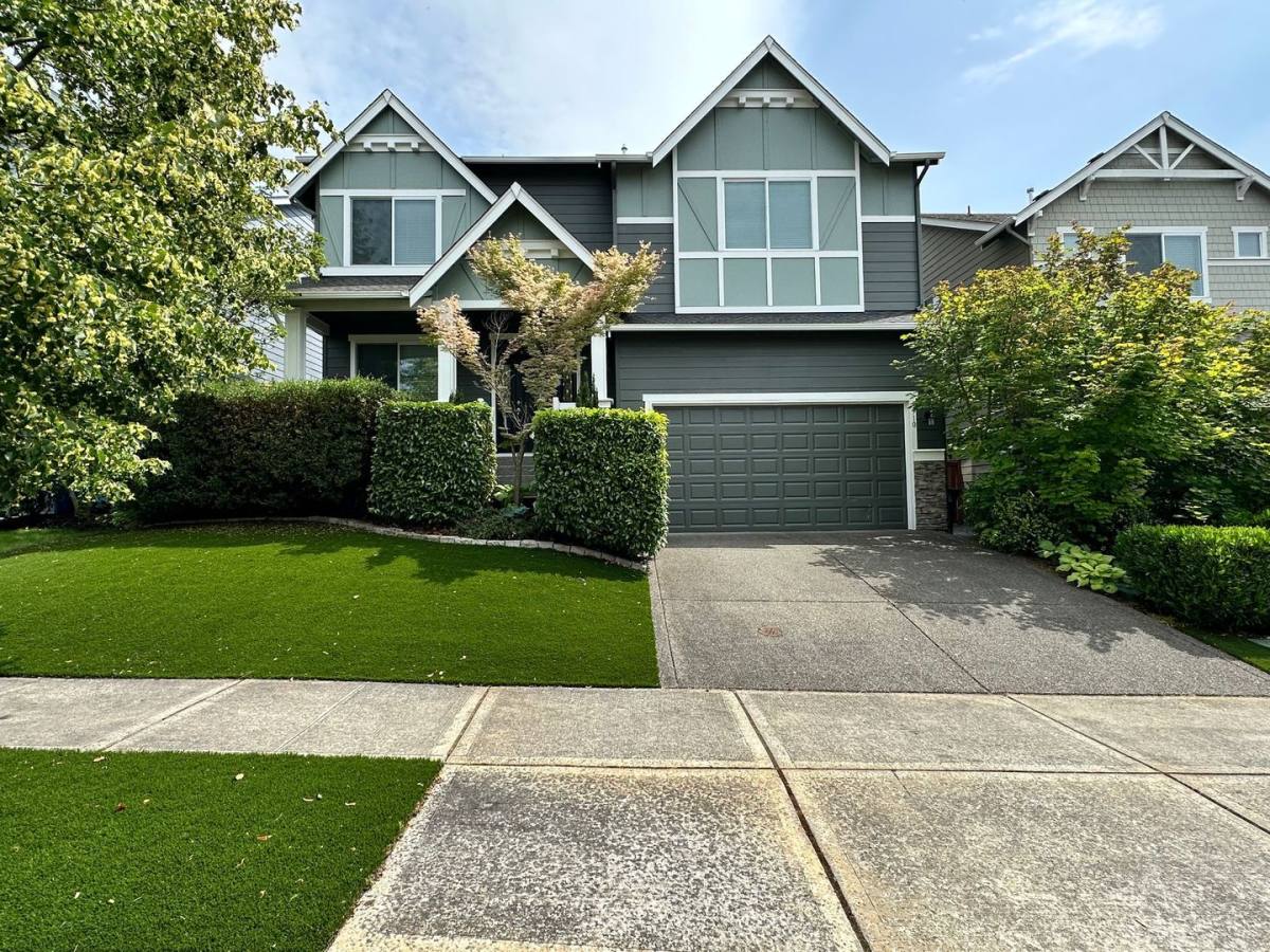 House for rent at 3910 Highlands Blvd, Puyallup, WA 98372