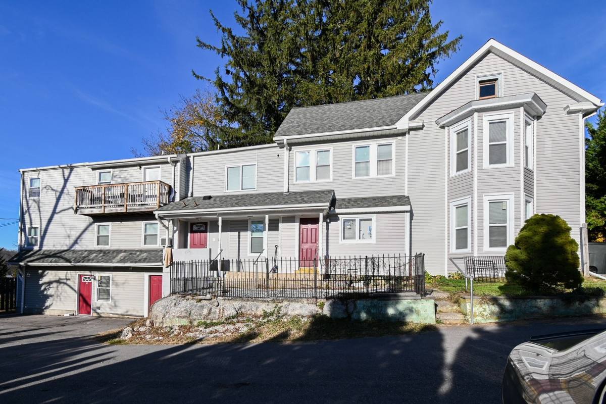 Apartment for rent at 25472 Military Rd, Cascade, MD 21719